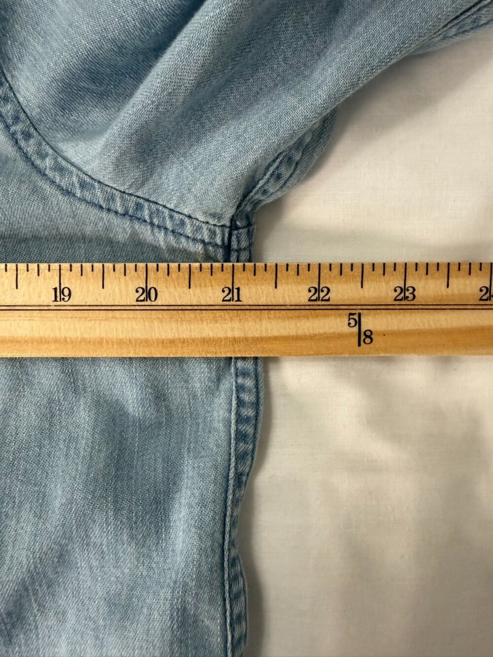 Abercrombie & Fitch Chambray Denim Button Down Shirt Light Wash Size M - Picture 5 of 7